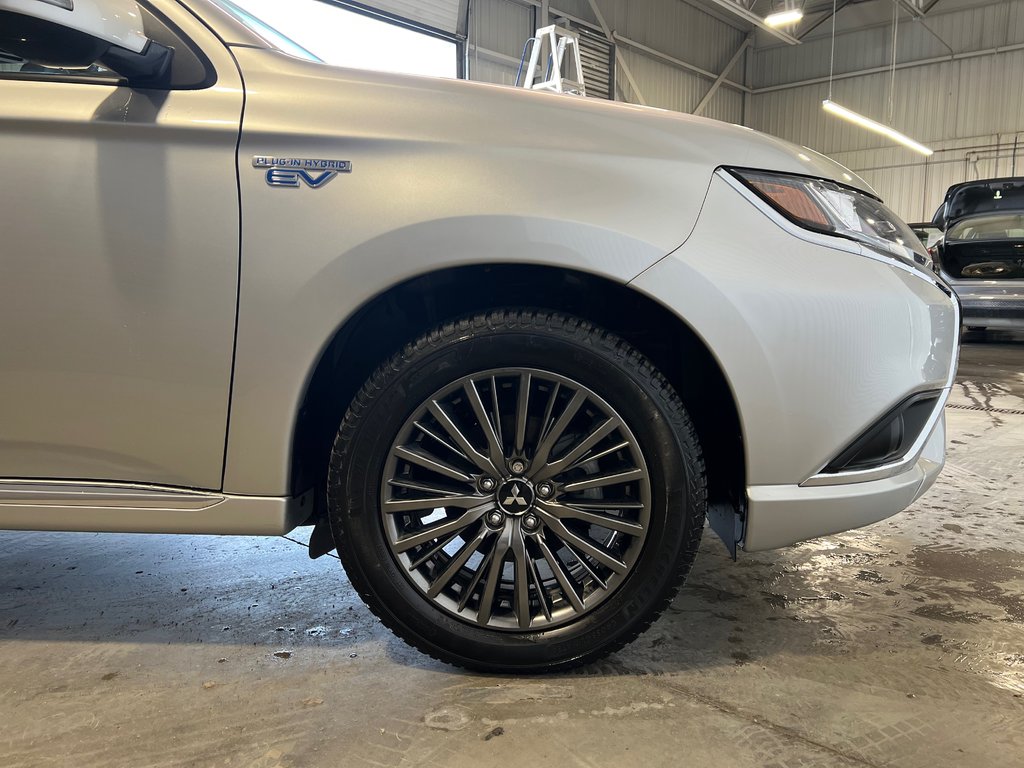 2022 Mitsubishi OUTLANDER PHEV BLACK EDT**À PARTIR DE 0.9%**S-AWC**TOIT OUVRANT** in Saint-Eustache, Quebec - 7 - w1024h768px