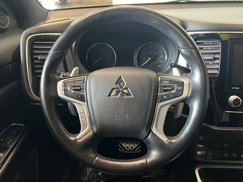 2022 Mitsubishi OUTLANDER PHEV BLACK EDT**À PARTIR DE 0.9%**S-AWC**TOIT OUVRANT** in Saint-Eustache, Quebec - 18 - w1024h768px