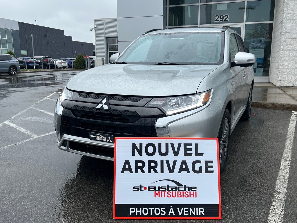Mitsubishi OUTLANDER PHEV BLACK EDT**À PARTIR DE 0.9%**S-AWC**TOIT OUVRANT** 2022 à Saint-Eustache, Québec - 1 - w1024h768px