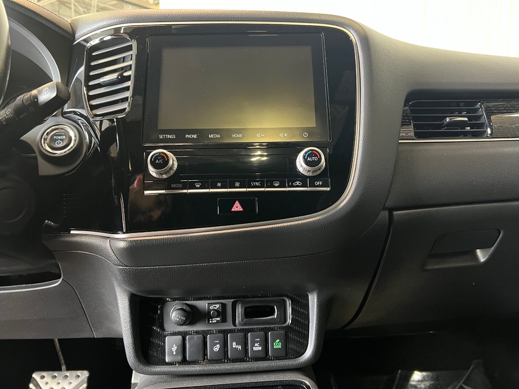 2022 Mitsubishi OUTLANDER PHEV BLACK EDT**À PARTIR DE 0.9%**S-AWC**TOIT OUVRANT** in Saint-Eustache, Quebec - 17 - w1024h768px