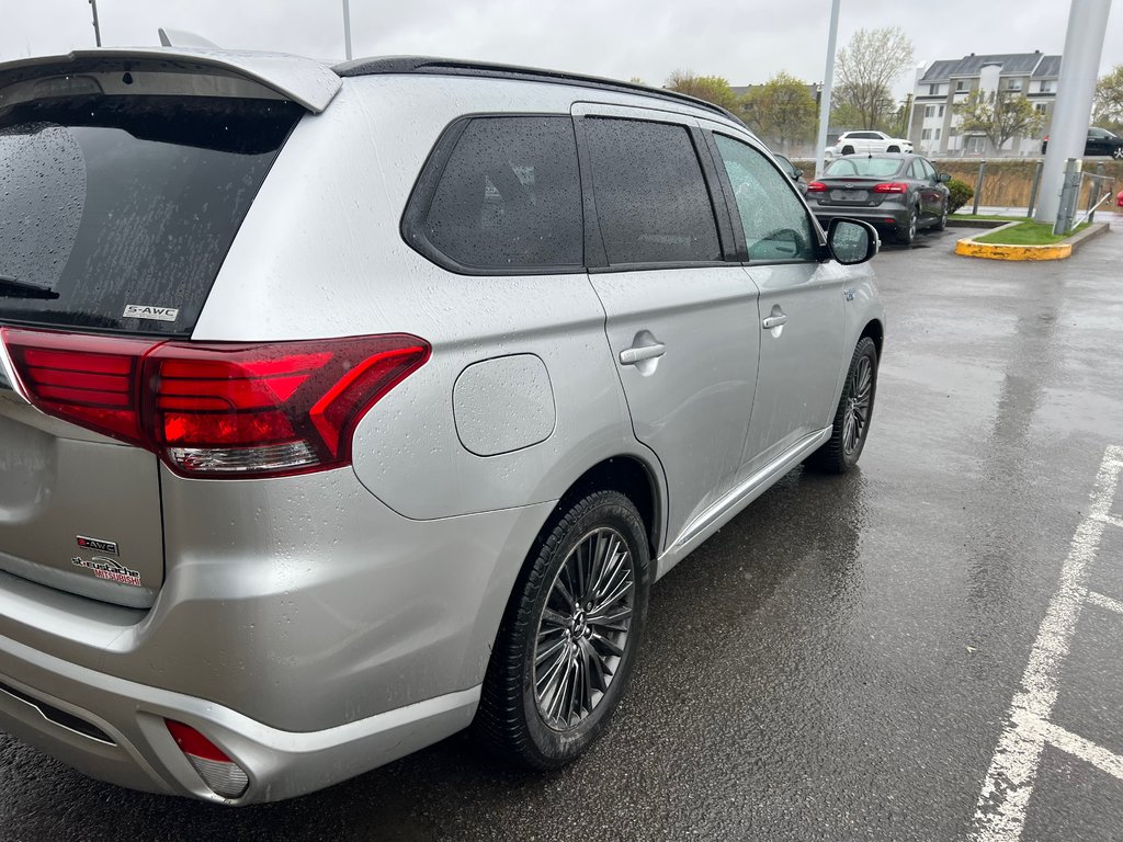 Mitsubishi OUTLANDER PHEV BLACK EDT**À PARTIR DE 0.9%**S-AWC**TOIT OUVRANT** 2022 à Saint-Eustache, Québec - 5 - w1024h768px