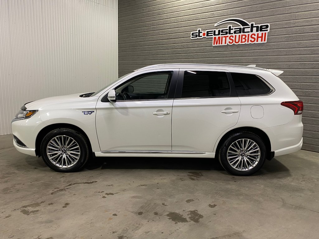 2022 Mitsubishi OUTLANDER PHEV SE**S-AWC**SIMILICUIR**APPLE CARPLAY**CRUISE** in Saint-Eustache, Quebec - 2 - w1024h768px