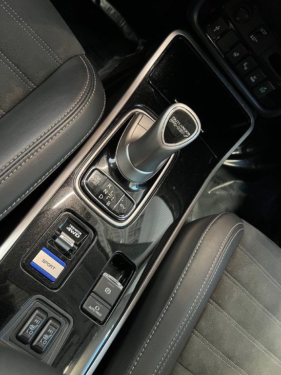 Mitsubishi OUTLANDER PHEV LE**S-AWC**TAUX À PARTIR DE 0.9%**TOIT OUVRANT** 2022 à Saint-Eustache, Québec - 21 - w1024h768px