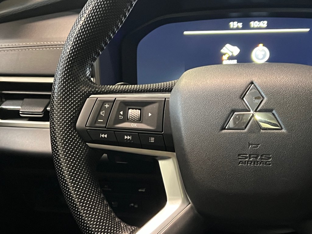 Mitsubishi OUTLANDER PHEV SEL**S-AWC**TAUX À PARTIR DE 0.9%**TOIT**CUIR**NAV 2023 à Saint-Eustache, Québec - 25 - w1024h768px