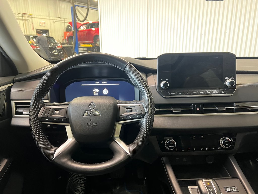 Mitsubishi OUTLANDER PHEV SEL**S-AWC**TAUX À PARTIR DE 0.9%**TOIT**CUIR**NAV 2023 à Saint-Eustache, Québec - 21 - w1024h768px