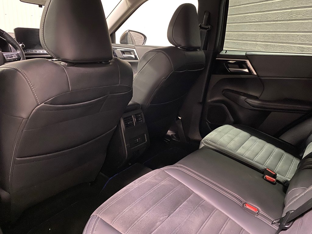 Mitsubishi Outlander PHEV LE**S-AWC**TAUX À PARTIR 0.9%**75KM EV**TOIT PANO 2023 à Saint-Eustache, Québec - 17 - w1024h768px