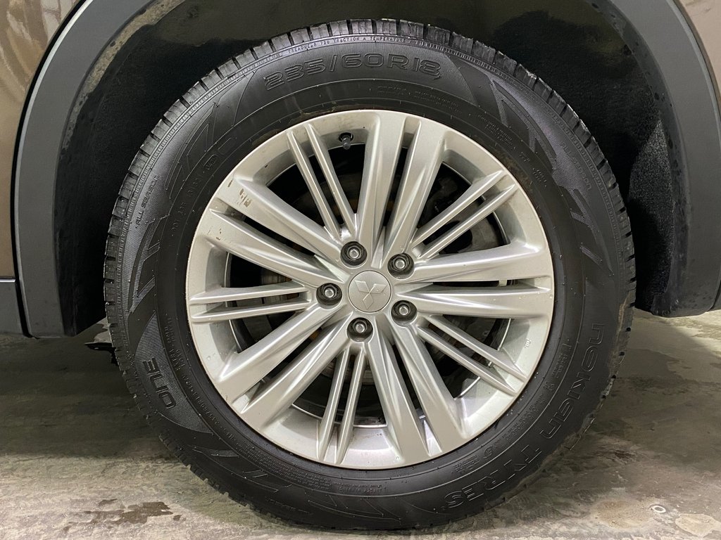 Mitsubishi Outlander PHEV LE**S-AWC**TAUX À PARTIR 0.9%**75KM EV**TOIT PANO 2023 à Saint-Eustache, Québec - 9 - w1024h768px