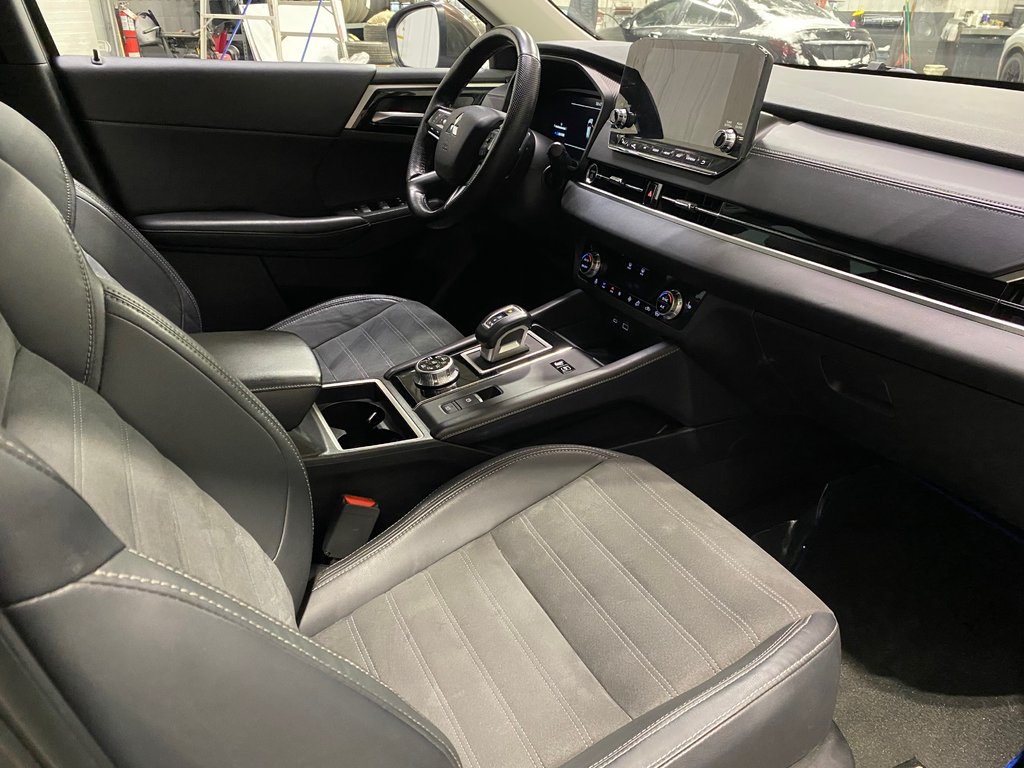 Mitsubishi Outlander PHEV LE**S-AWC**TAUX À PARTIR 0.9%**75KM EV**TOIT PANO 2023 à Saint-Eustache, Québec - 14 - w1024h768px