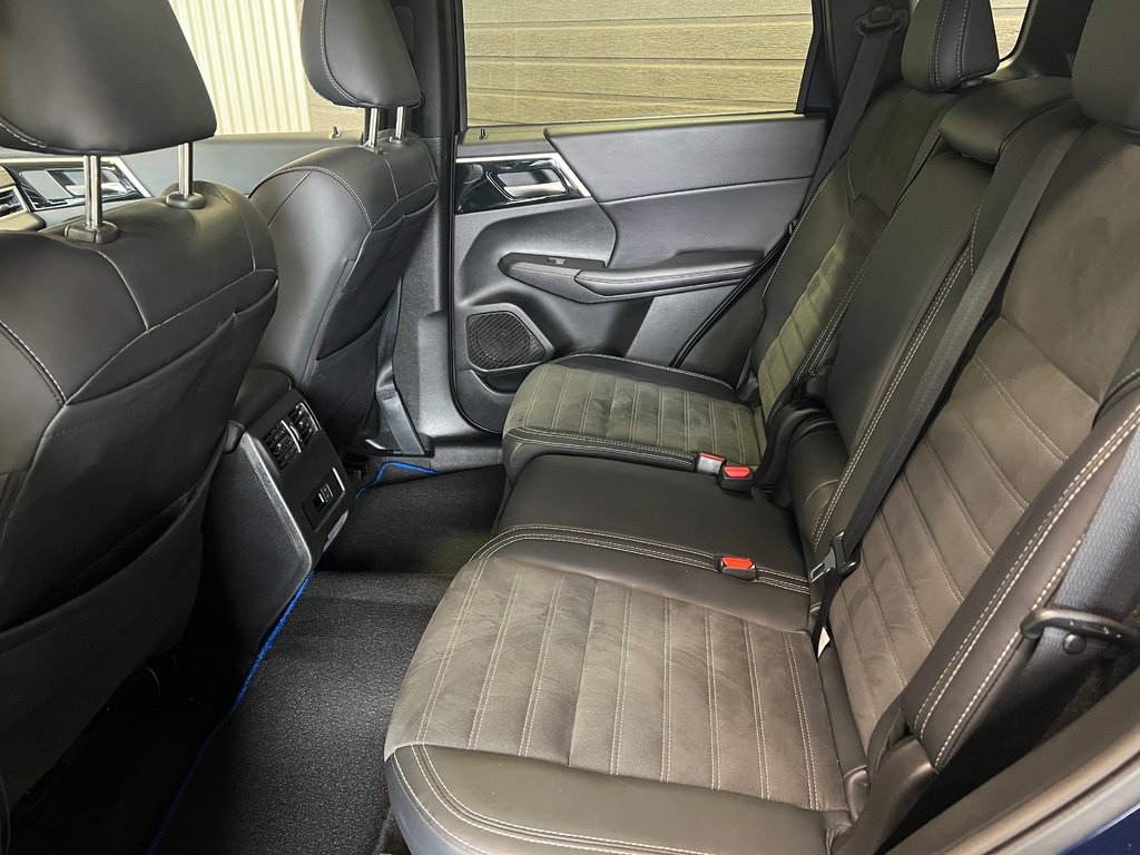 2024 Mitsubishi OUTLANDER PHEV LE**TAUX À PARTIR DE 0.9%**S-AWC**TOIT OUVRANT** in Saint-Eustache, Quebec - 15 - w1024h768px