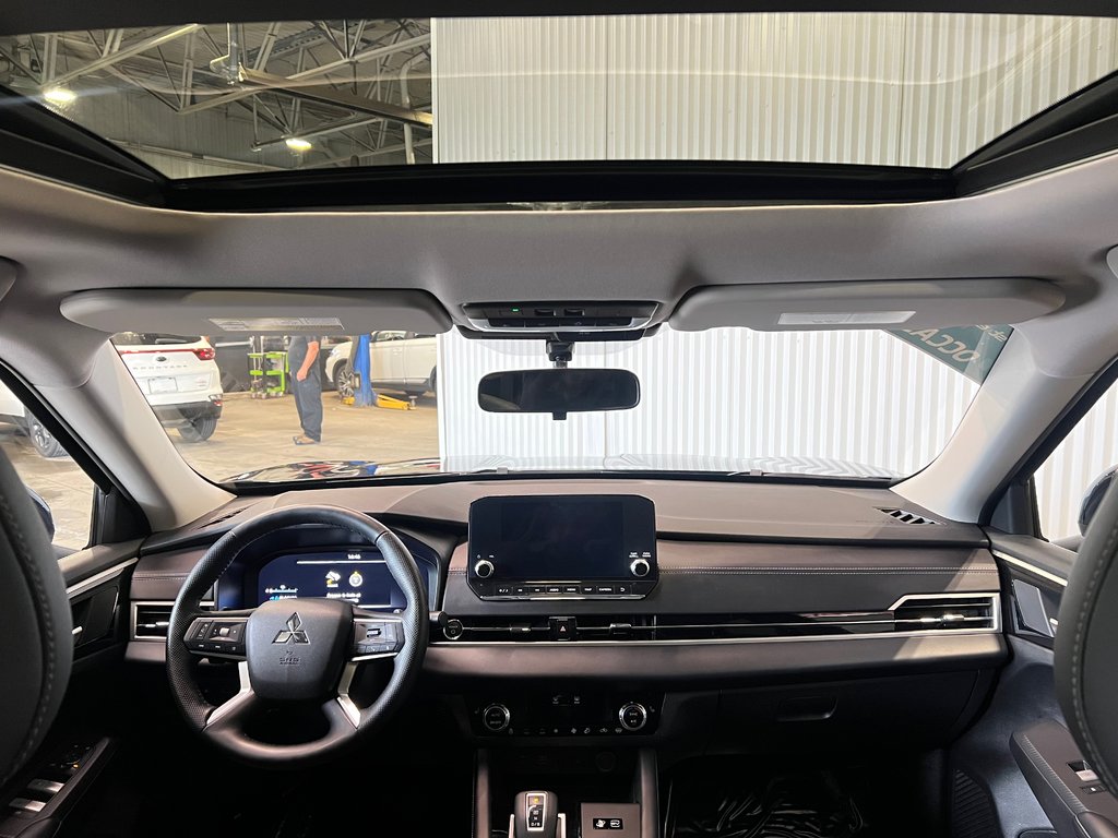 2024 Mitsubishi OUTLANDER PHEV LE**TAUX À PARTIR DE 0.9%**S-AWC**TOIT OUVRANT** in Saint-Eustache, Quebec - 19 - w1024h768px