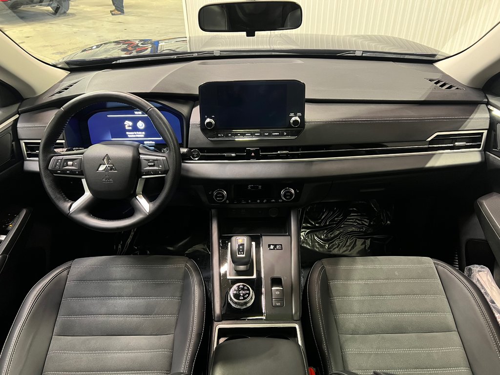 2024 Mitsubishi OUTLANDER PHEV LE**TAUX À PARTIR DE 0.9%**S-AWC**TOIT OUVRANT** in Saint-Eustache, Quebec - 20 - w1024h768px