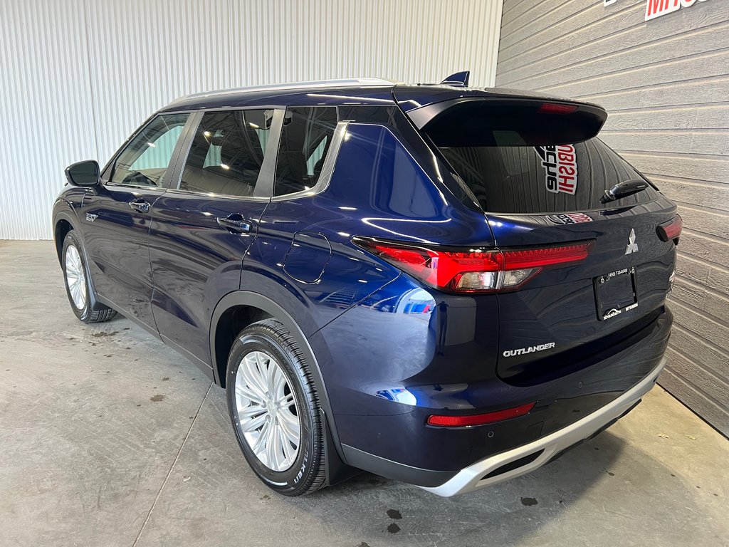 2024 Mitsubishi OUTLANDER PHEV LE**TAUX À PARTIR DE 0.9%**S-AWC**TOIT OUVRANT** in Saint-Eustache, Quebec - 3 - w1024h768px
