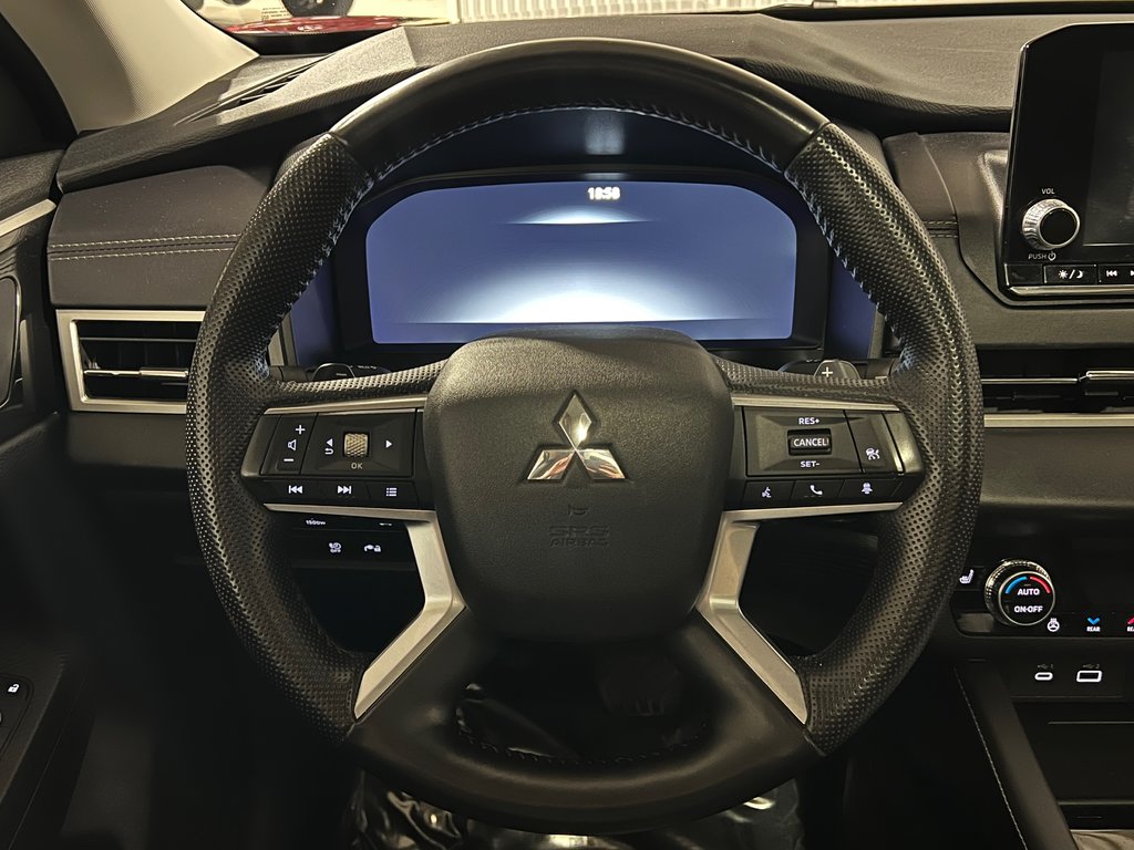Mitsubishi Outlander Plug-In Hybrid PHEV SE**S-AWC**TAUX À PARTIR DE 0.9%**TOIT PANO** 2025 à Saint-Eustache, Québec - 23 - w1024h768px