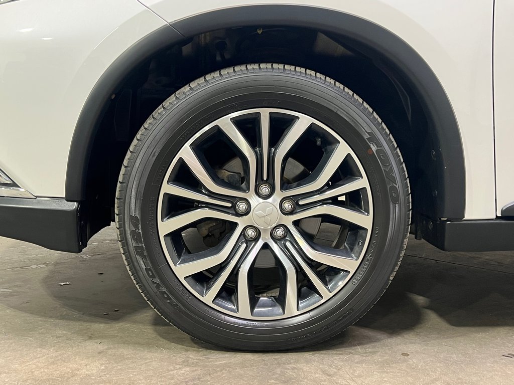 Mitsubishi Outlander ES TOURING**AWD/4X4**CUIR**TOIT**MAGS 18**7 PLACES 2018 à Saint-Eustache, Québec - 6 - w1024h768px