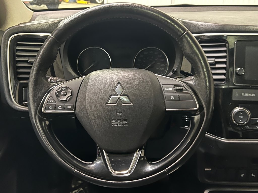 Mitsubishi Outlander ES TOURING**AWD/4X4**CUIR**TOIT**MAGS 18**7 PLACES 2018 à Saint-Eustache, Québec - 24 - w1024h768px