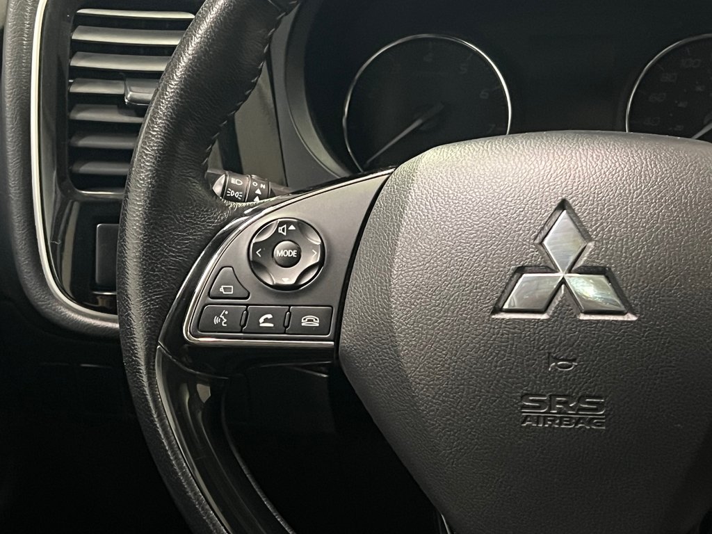 Mitsubishi Outlander ES TOURING**AWD/4X4**CUIR**TOIT**MAGS 18**7 PLACES 2018 à Saint-Eustache, Québec - 25 - w1024h768px