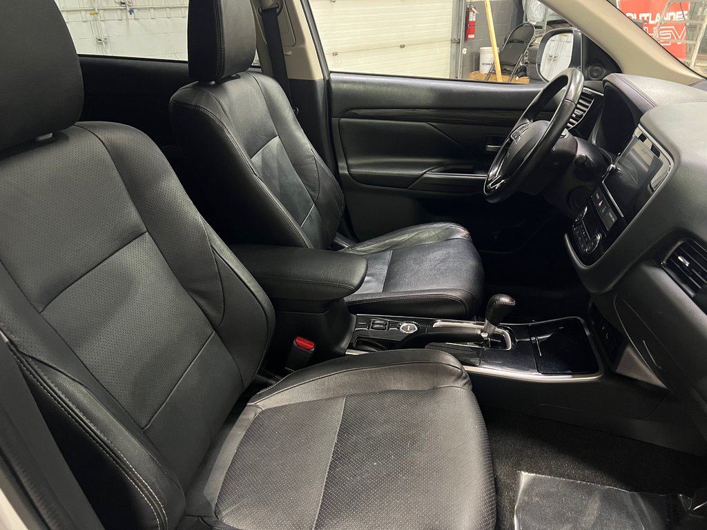 Mitsubishi Outlander ES TOURING**AWD/4X4**CUIR**TOIT**MAGS 18**7 PLACES 2018 à Saint-Eustache, Québec - 12 - w1024h768px