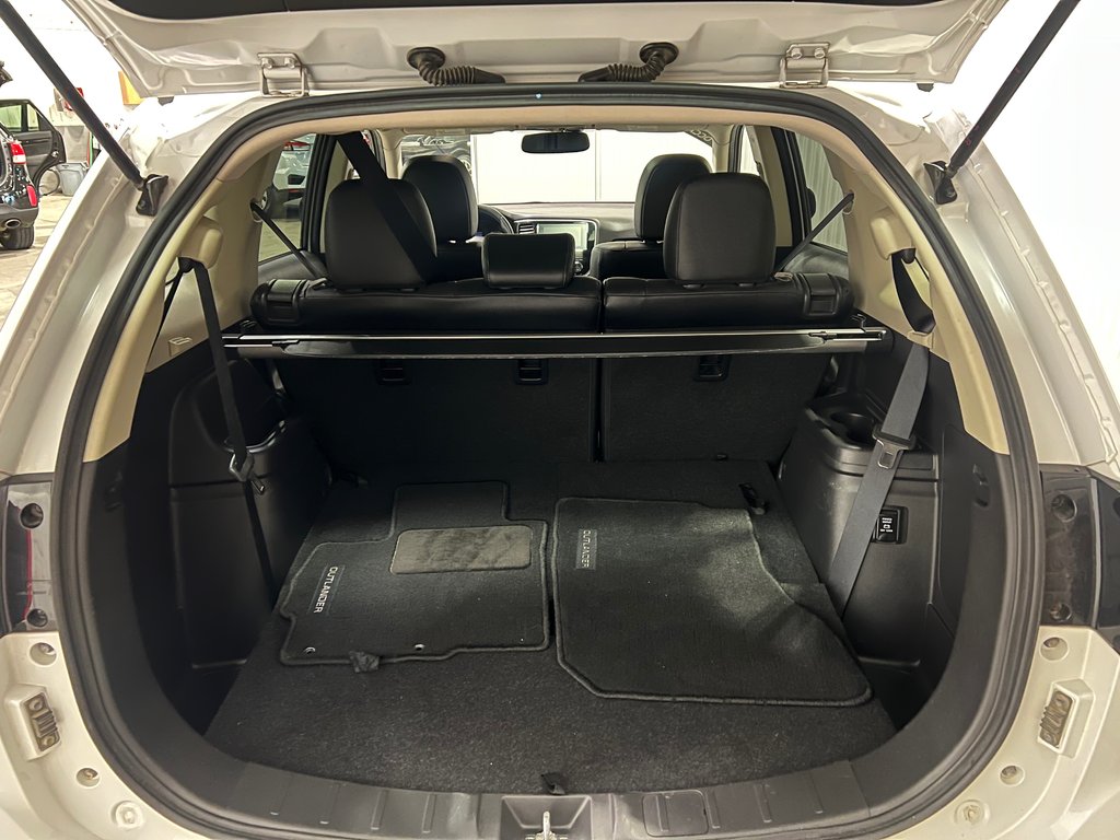Mitsubishi Outlander ES TOURING**AWD/4X4**CUIR**TOIT**MAGS 18**7 PLACES 2018 à Saint-Eustache, Québec - 16 - w1024h768px