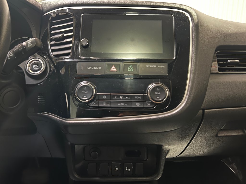 Mitsubishi Outlander ES TOURING**AWD/4X4**CUIR**TOIT**MAGS 18**7 PLACES 2018 à Saint-Eustache, Québec - 22 - w1024h768px