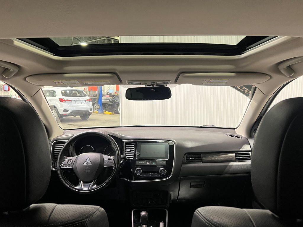 Mitsubishi Outlander ES TOURING**AWD/4X4**CUIR**TOIT**MAGS 18**7 PLACES 2018 à Saint-Eustache, Québec - 19 - w1024h768px