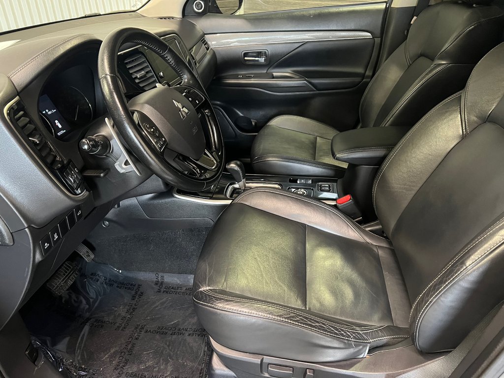 Mitsubishi Outlander GT**4X4/AWD**V6**CUIR**TOIT OUVRANT**7 PLACES** 2019 à Saint-Eustache, Québec - 13 - w1024h768px