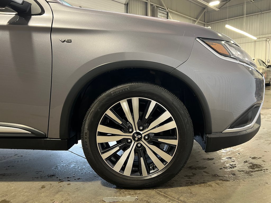 Mitsubishi Outlander GT**4X4/AWD**V6**CUIR**TOIT OUVRANT**7 PLACES** 2019 à Saint-Eustache, Québec - 10 - w1024h768px