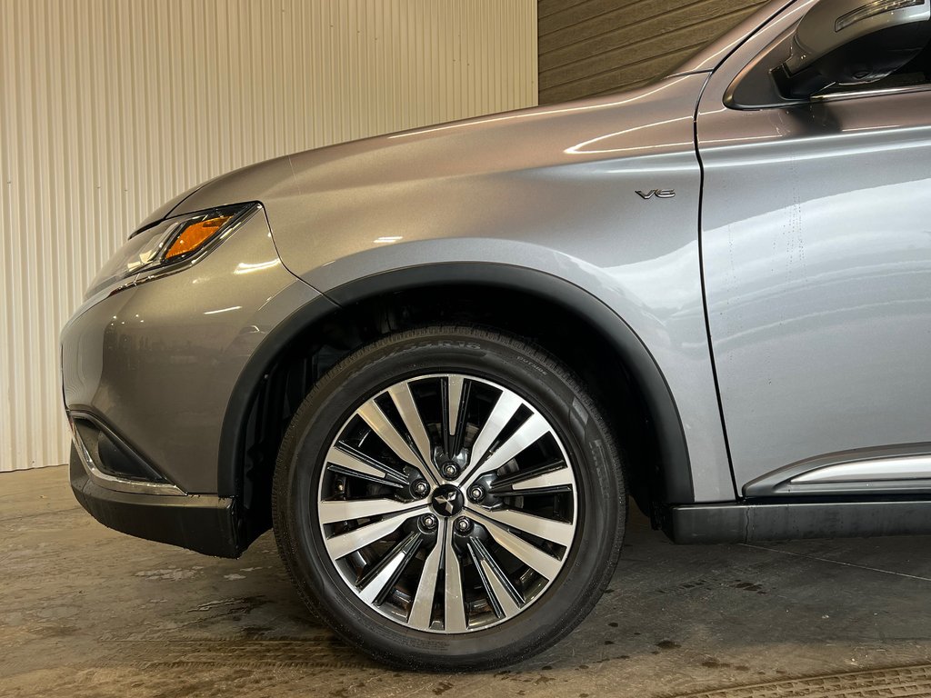 Mitsubishi Outlander GT**4X4/AWD**V6**CUIR**TOIT OUVRANT**7 PLACES** 2019 à Saint-Eustache, Québec - 8 - w1024h768px
