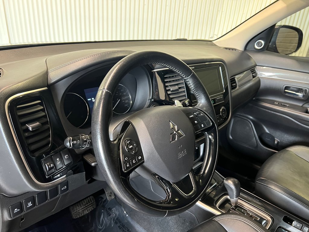 Mitsubishi Outlander GT**4X4/AWD**V6**CUIR**TOIT OUVRANT**7 PLACES** 2019 à Saint-Eustache, Québec - 14 - w1024h768px