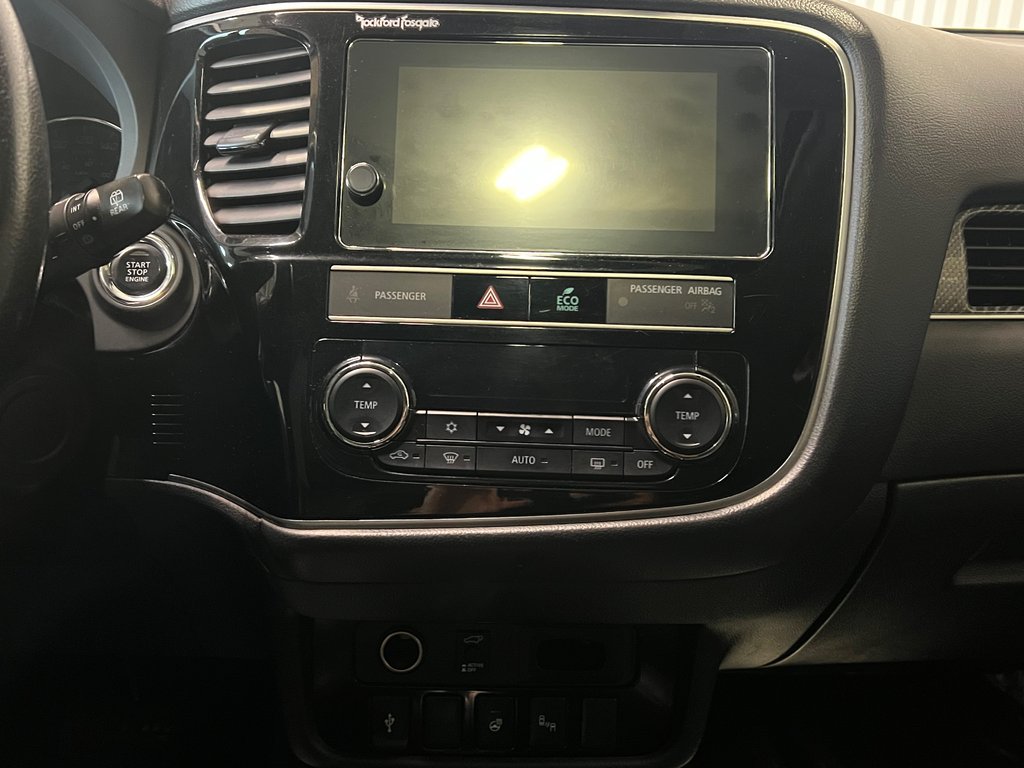 Mitsubishi Outlander GT**4X4/AWD**V6**CUIR**TOIT OUVRANT**7 PLACES** 2019 à Saint-Eustache, Québec - 21 - w1024h768px