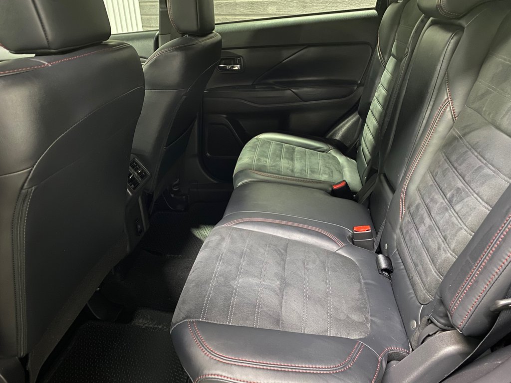 2020 Mitsubishi Outlander LIMITED EDT**S-AWC**7 PLACES**ONE OWNER**BLUETOOTH in Saint-Eustache, Quebec - 7 - w1024h768px