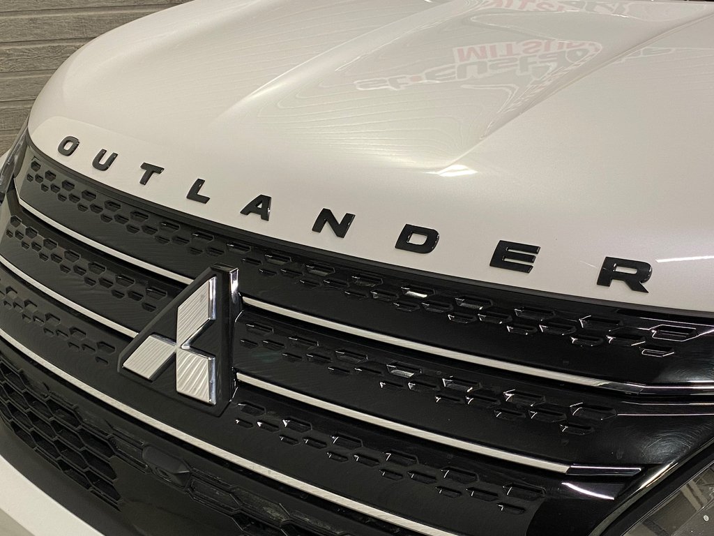 2024 Mitsubishi Outlander SE DÉMO in Saint-Eustache, Quebec - 5 - w1024h768px