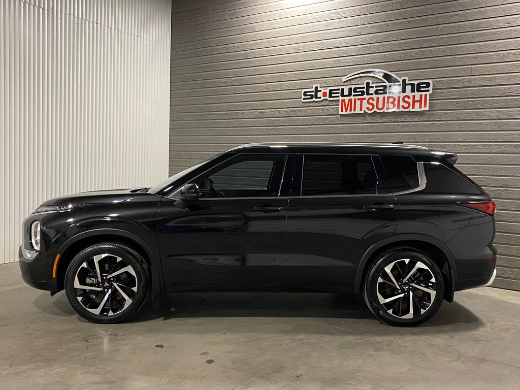 Mitsubishi Outlander GT DÉMO**TOIT PANO**CUIR**PILOT AUTO**MAGS 20P.** 2024 à Saint-Eustache, Québec - 2 - w1024h768px