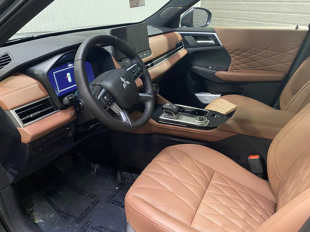 Mitsubishi Outlander GT-PREMIUM FULL 2025 à Saint-Eustache, Québec - 9 - w1024h768px
