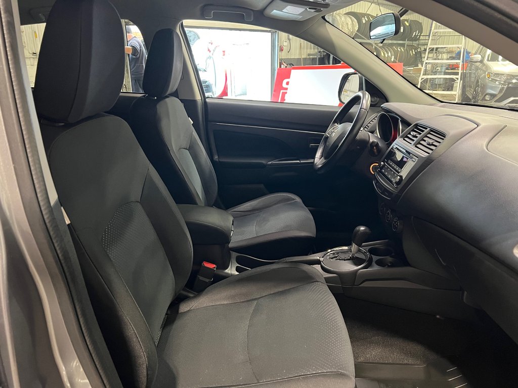 Mitsubishi RVR SE**AWD/4X4**CRUISE**BLUETOOTH**BANCS CHAUFFANTS** 2015 à Saint-Eustache, Québec - 15 - w1024h768px