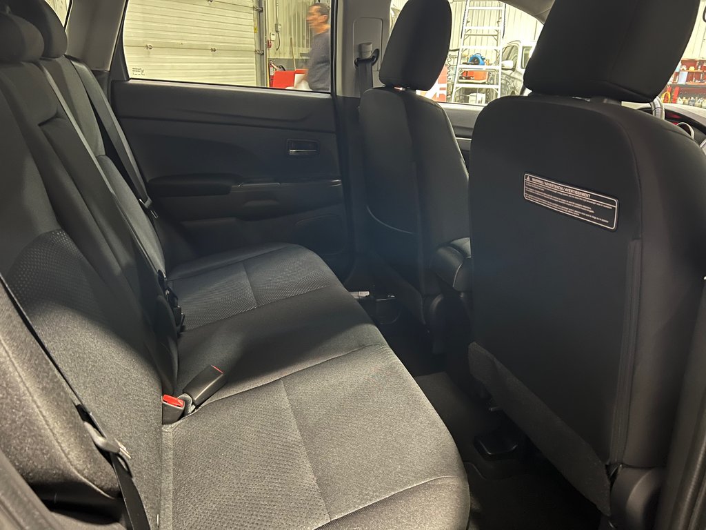 Mitsubishi RVR SE**AWD/4X4**CRUISE**BLUETOOTH**BANCS CHAUFFANTS** 2015 à Saint-Eustache, Québec - 19 - w1024h768px