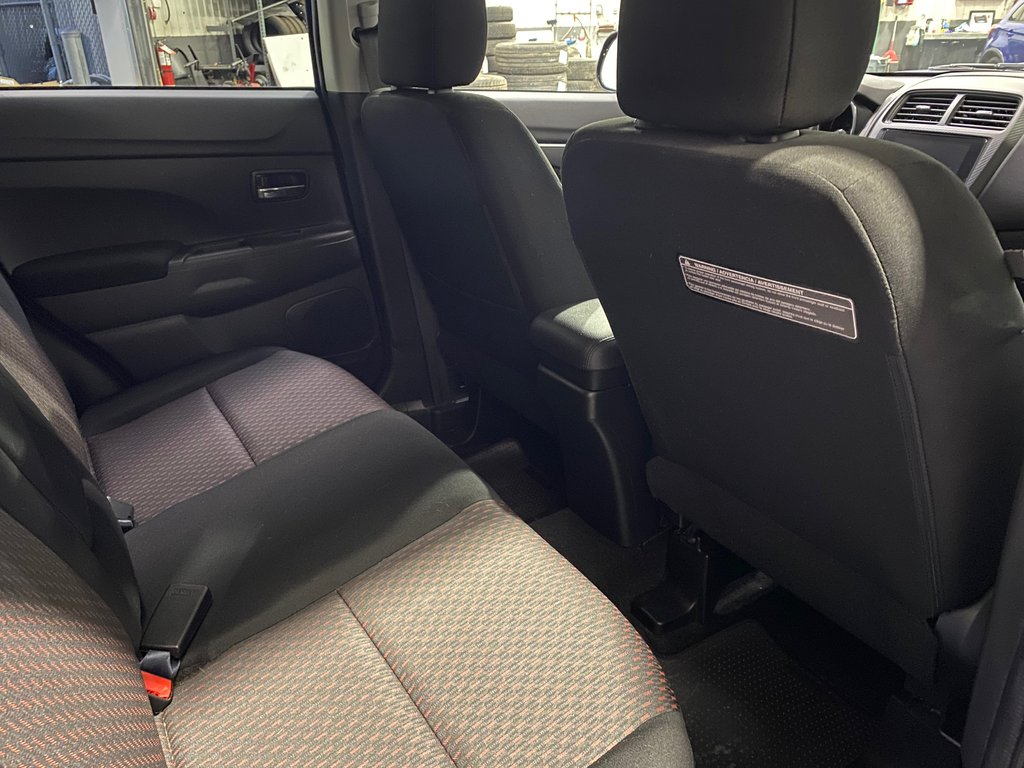 2018 Mitsubishi RVR SE**AWD/4X4**CARPLAY**CRUISE**CAMERA RECUL**MAGS in Saint-Eustache, Quebec - 19 - w1024h768px