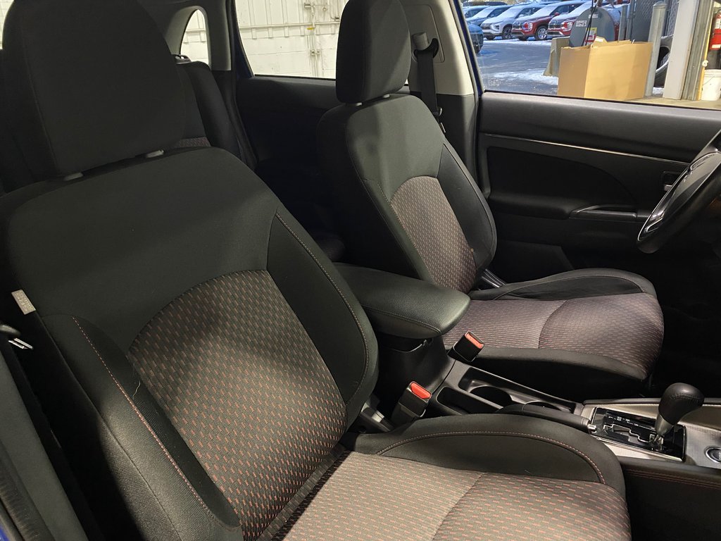 2018 Mitsubishi RVR SE**AWD/4X4**CARPLAY**CRUISE**CAMERA RECUL**MAGS in Saint-Eustache, Quebec - 16 - w1024h768px