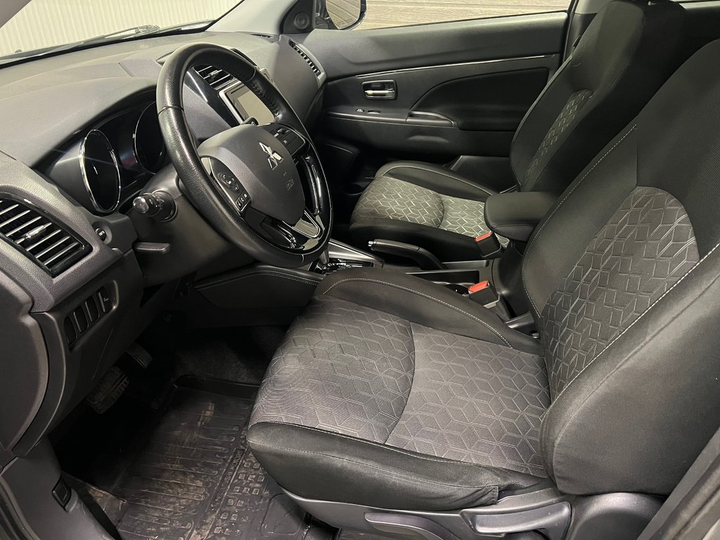 Mitsubishi RVR SE**2WD/FWD**TAUX À PARTIR DE 0.9%**MAGS 16PO** 2023 à Saint-Eustache, Québec - 12 - w1024h768px