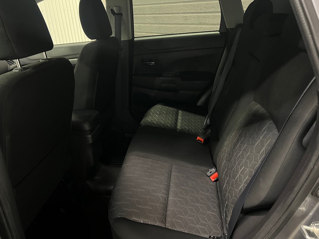 Mitsubishi RVR SE**2WD/FWD**TAUX À PARTIR DE 0.9%**MAGS 16PO** 2023 à Saint-Eustache, Québec - 15 - w1024h768px