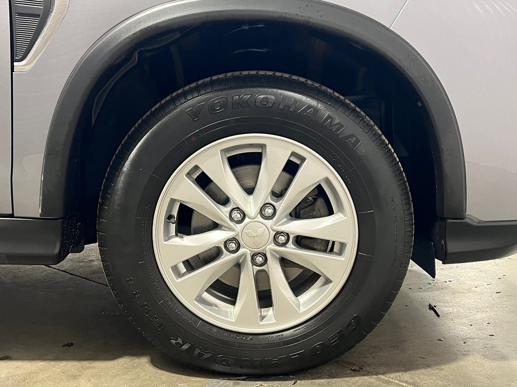 Mitsubishi RVR SE**2WD/FWD**TAUX À PARTIR DE 0.9%**MAGS 16PO** 2023 à Saint-Eustache, Québec - 10 - w1024h768px
