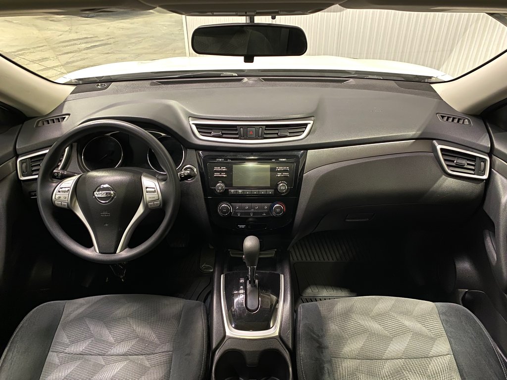 2015 Nissan Rogue SV**FWD/2WD**ONE OWNER**CARFAX CLEAN**BLUETOOTH** in Saint-Eustache, Quebec - 11 - w1024h768px