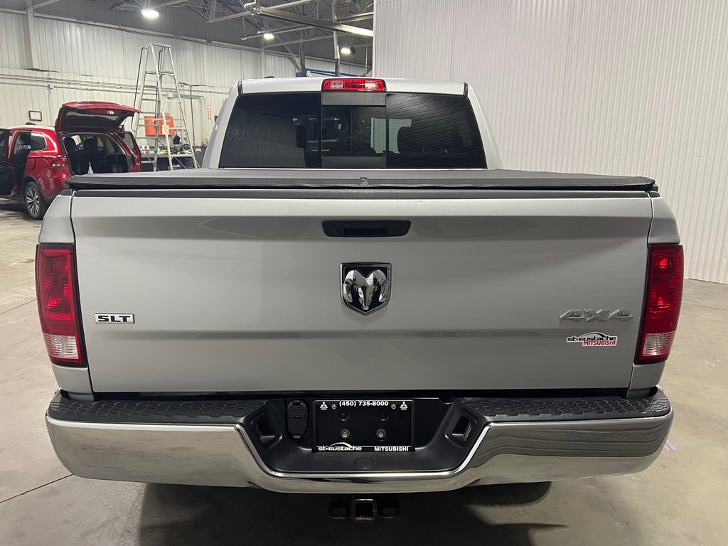 2019 Ram 1500 Classic SLT**4X4/AWD**BOITE 5'7PO**CREW CAB**HEMI 5.7L** in Saint-Eustache, Quebec - 4 - w1024h768px