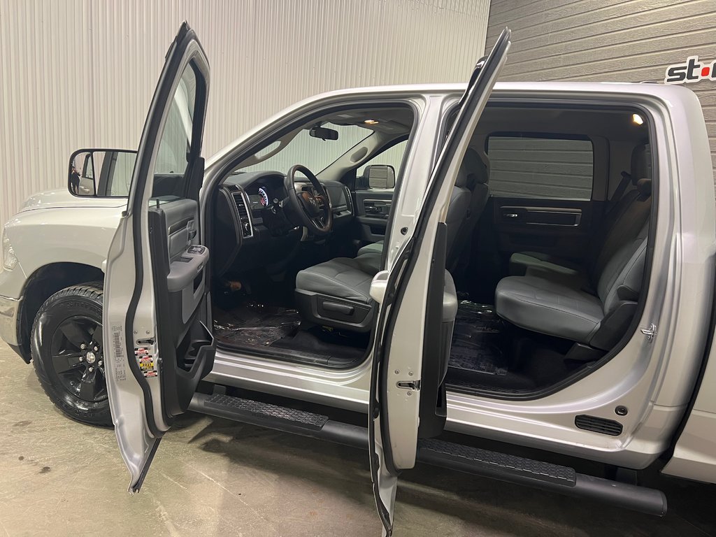 2019 Ram 1500 Classic SLT**4X4/AWD**BOITE 5'7PO**CREW CAB**HEMI 5.7L** in Saint-Eustache, Quebec - 9 - w1024h768px