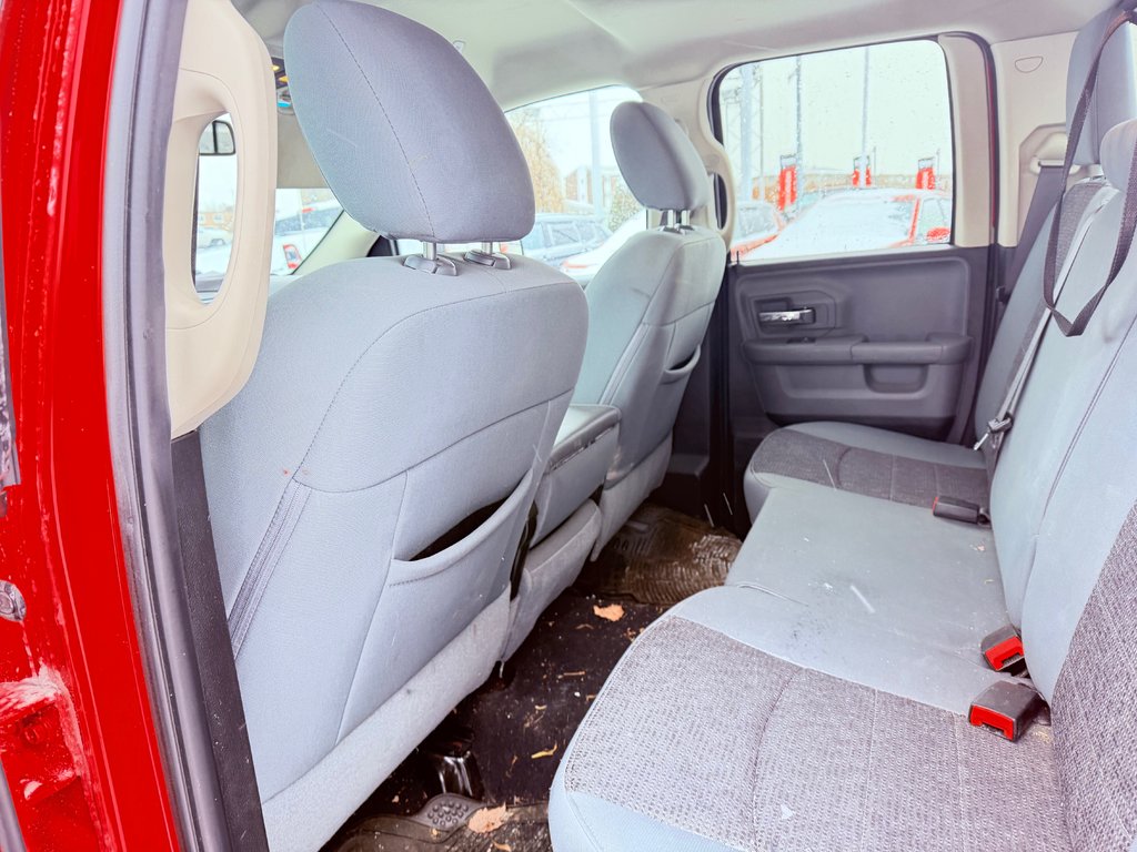 2019 Ram 1500 Classic SLT**4X4**QUAD CAB**3.0 EcoDiesel V6**BLUETOOTH** in Saint-Eustache, Quebec - 10 - w1024h768px