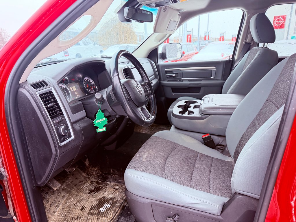 2019 Ram 1500 Classic SLT**4X4**QUAD CAB**3.0 EcoDiesel V6**BLUETOOTH** in Saint-Eustache, Quebec - 9 - w1024h768px