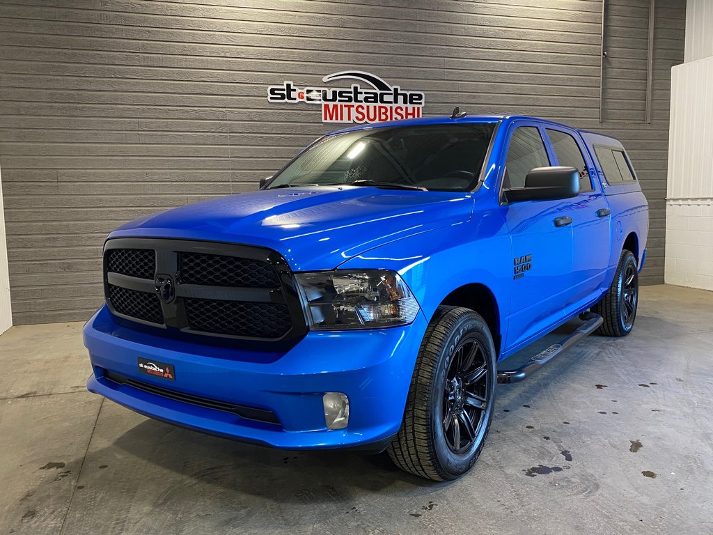 2021 Ram 1500 Classic EXPRESS**AWD/4X4**CREW CAB V6 3.6L**CAISSE COURT** in Saint-Eustache, Quebec - 6 - w1024h768px