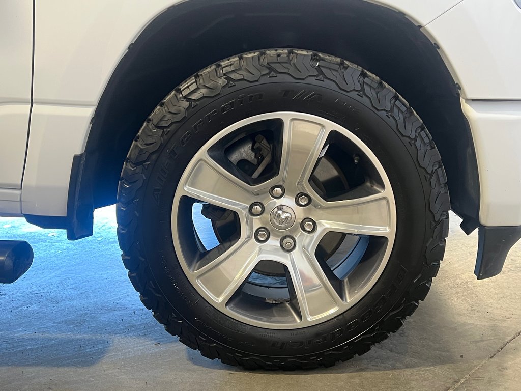 Ram 1500 SPORT**4X4/AWD**QUAD CAB**BOX 6'4**V8 5.7L** 2020 à Saint-Eustache, Québec - 11 - w1024h768px