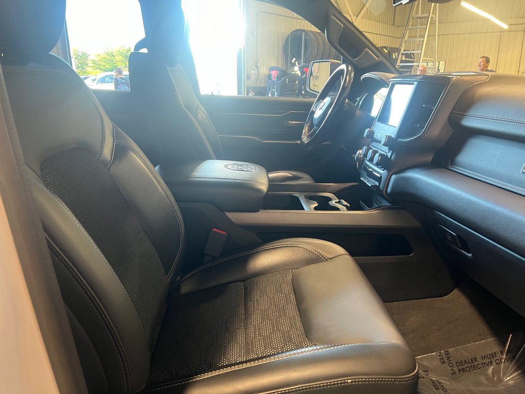 Ram 1500 SPORT**4X4/AWD**QUAD CAB**BOX 6'4**V8 5.7L** 2020 à Saint-Eustache, Québec - 16 - w1024h768px