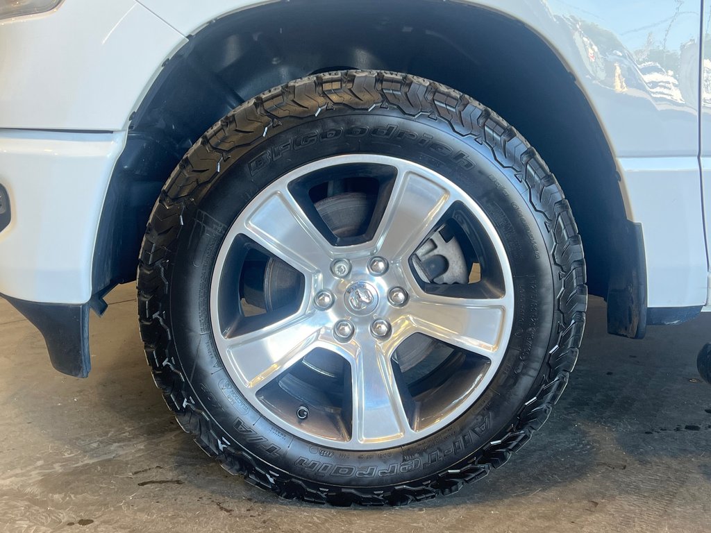 Ram 1500 SPORT**4X4/AWD**QUAD CAB**BOX 6'4**V8 5.7L** 2020 à Saint-Eustache, Québec - 9 - w1024h768px