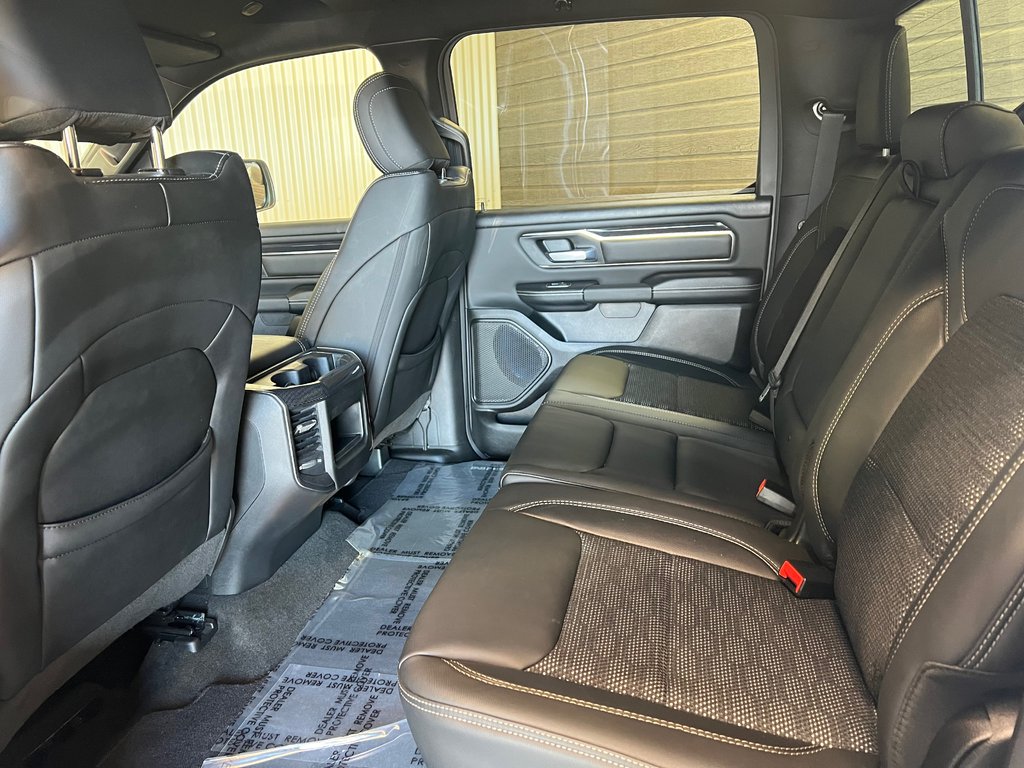 Ram 1500 SPORT**4X4/AWD**CREW CAB**BOITE 5'7**V8 5.7L** 2022 à Saint-Eustache, Québec - 18 - w1024h768px